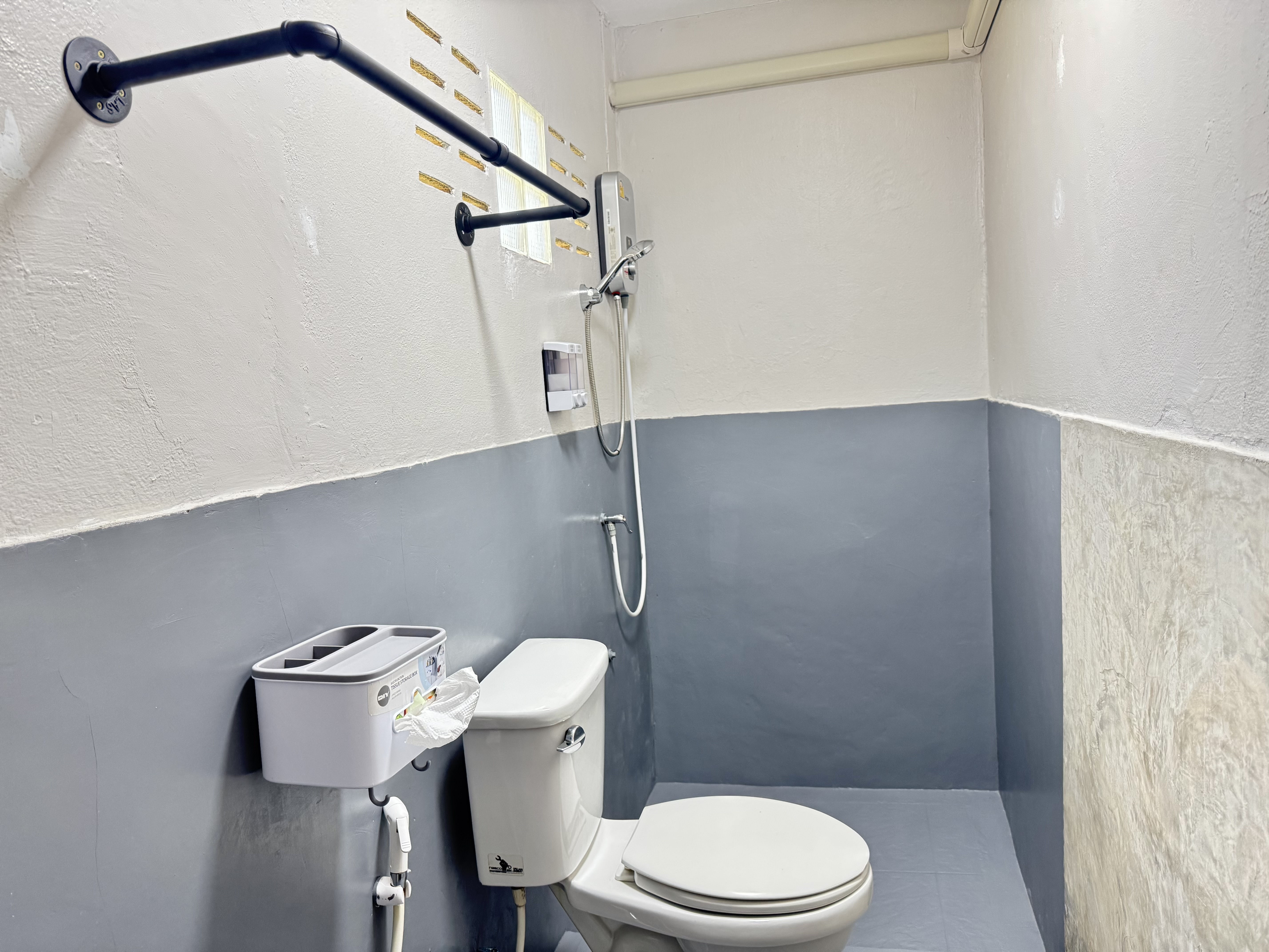 Double room en-suite shower and toilet