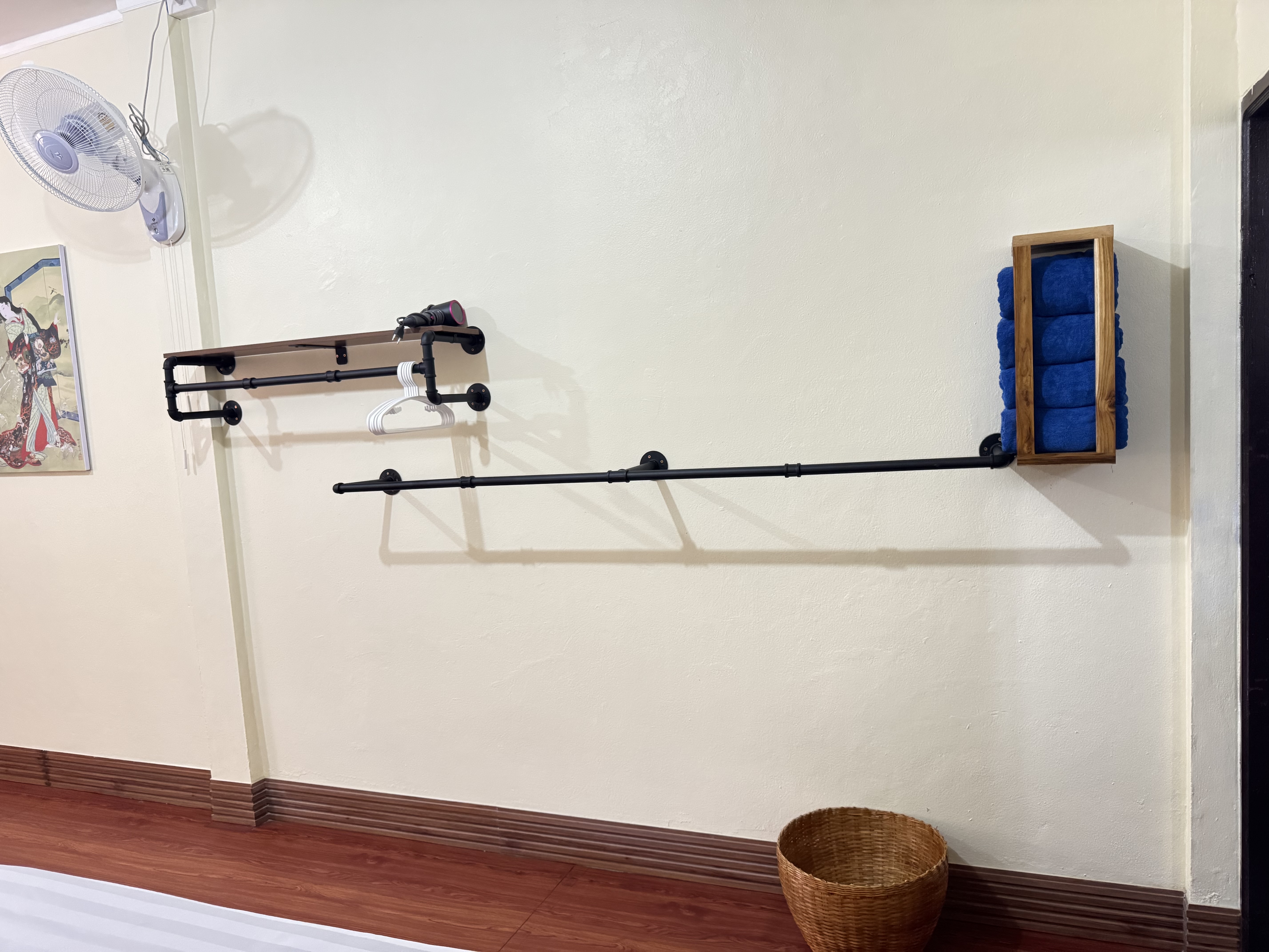 Double room clothes rail and hanging space